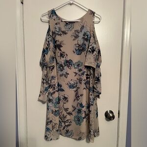 Just Taylor 3/4 open sleeves/cold shoulder dress